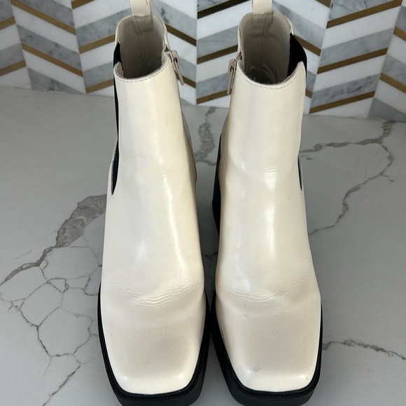 Mia Women's Dru Faux Leather White Booties With Heel Square Toe size 8.5 - Picture 3 of 12